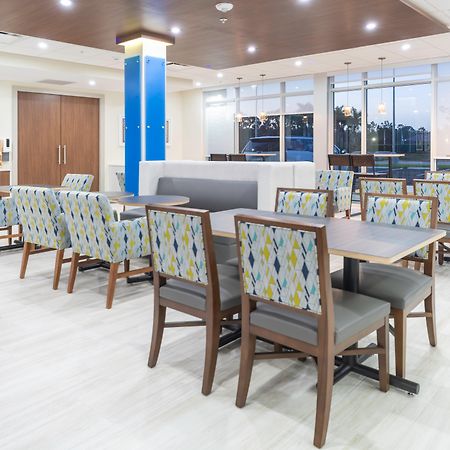 Holiday Inn Express & Suites - Fort Myers Airport By Ihg المظهر الخارجي الصورة