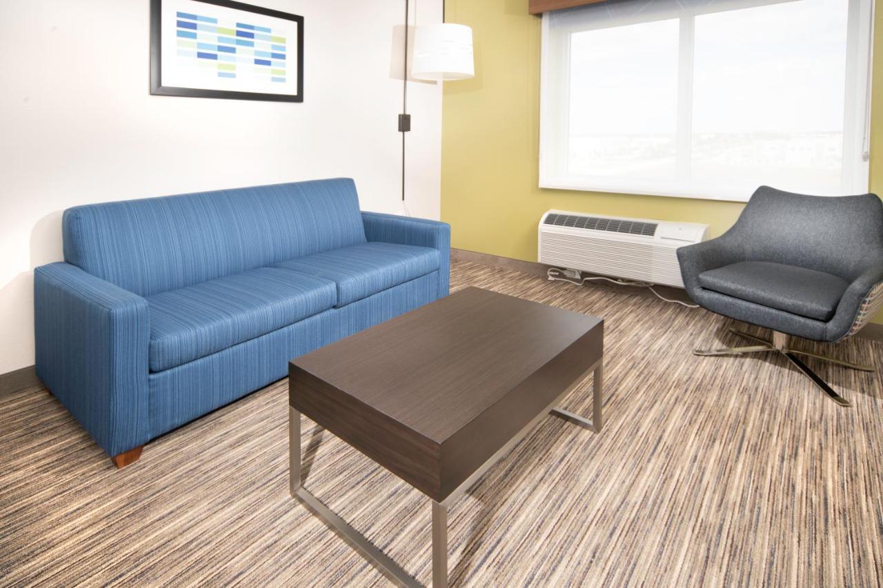 Holiday Inn Express & Suites - Fort Myers Airport By Ihg المظهر الخارجي الصورة