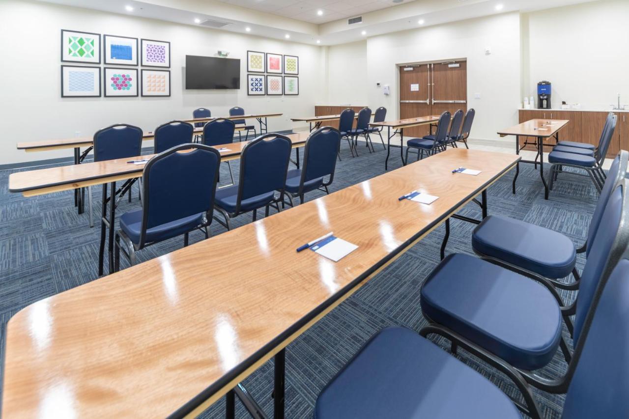 Holiday Inn Express & Suites - Fort Myers Airport By Ihg المظهر الخارجي الصورة
