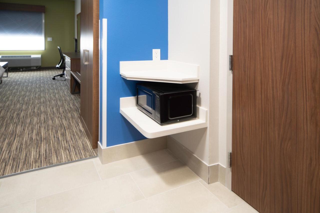 Holiday Inn Express & Suites - Fort Myers Airport By Ihg المظهر الخارجي الصورة