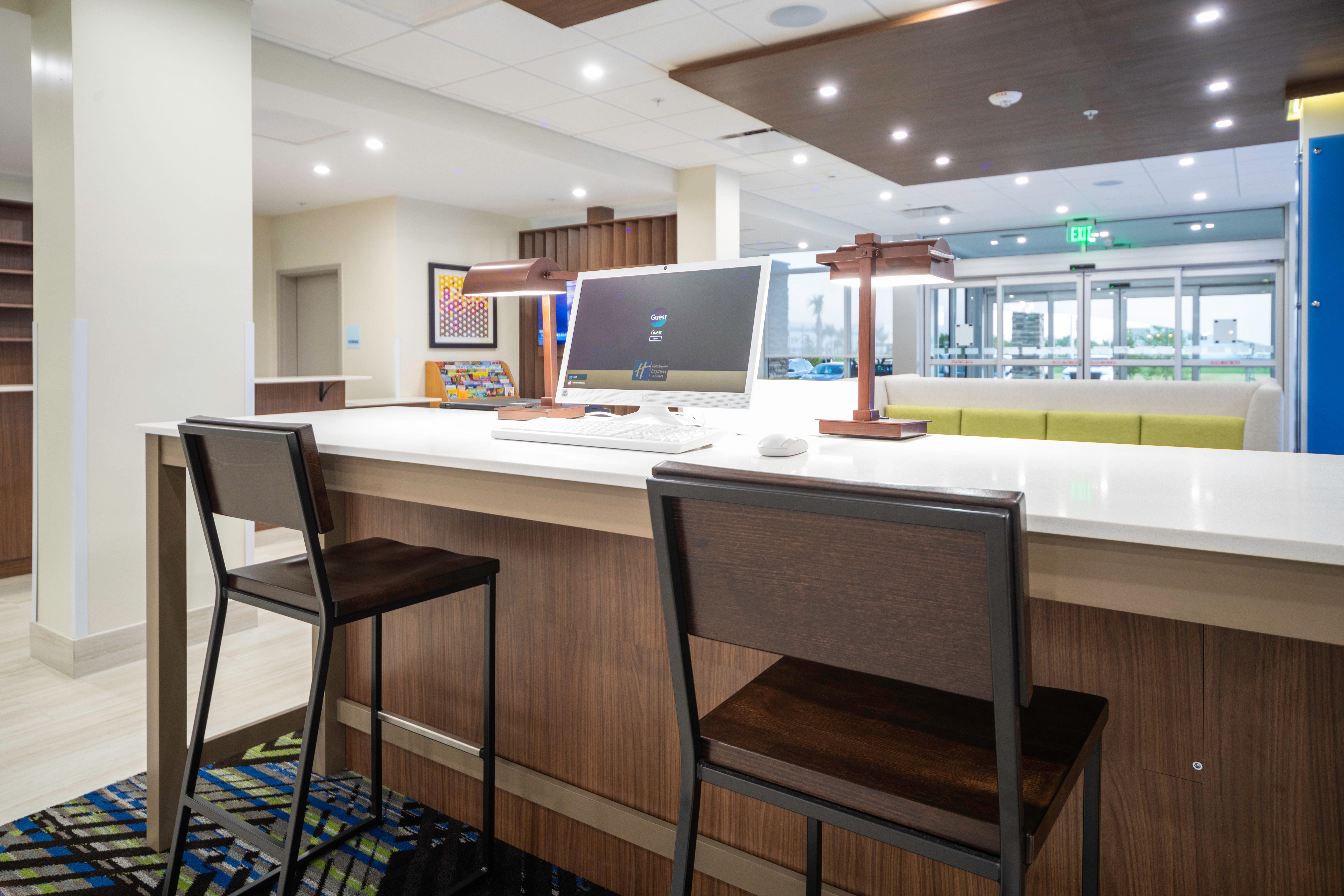 Holiday Inn Express & Suites - Fort Myers Airport By Ihg المظهر الخارجي الصورة
