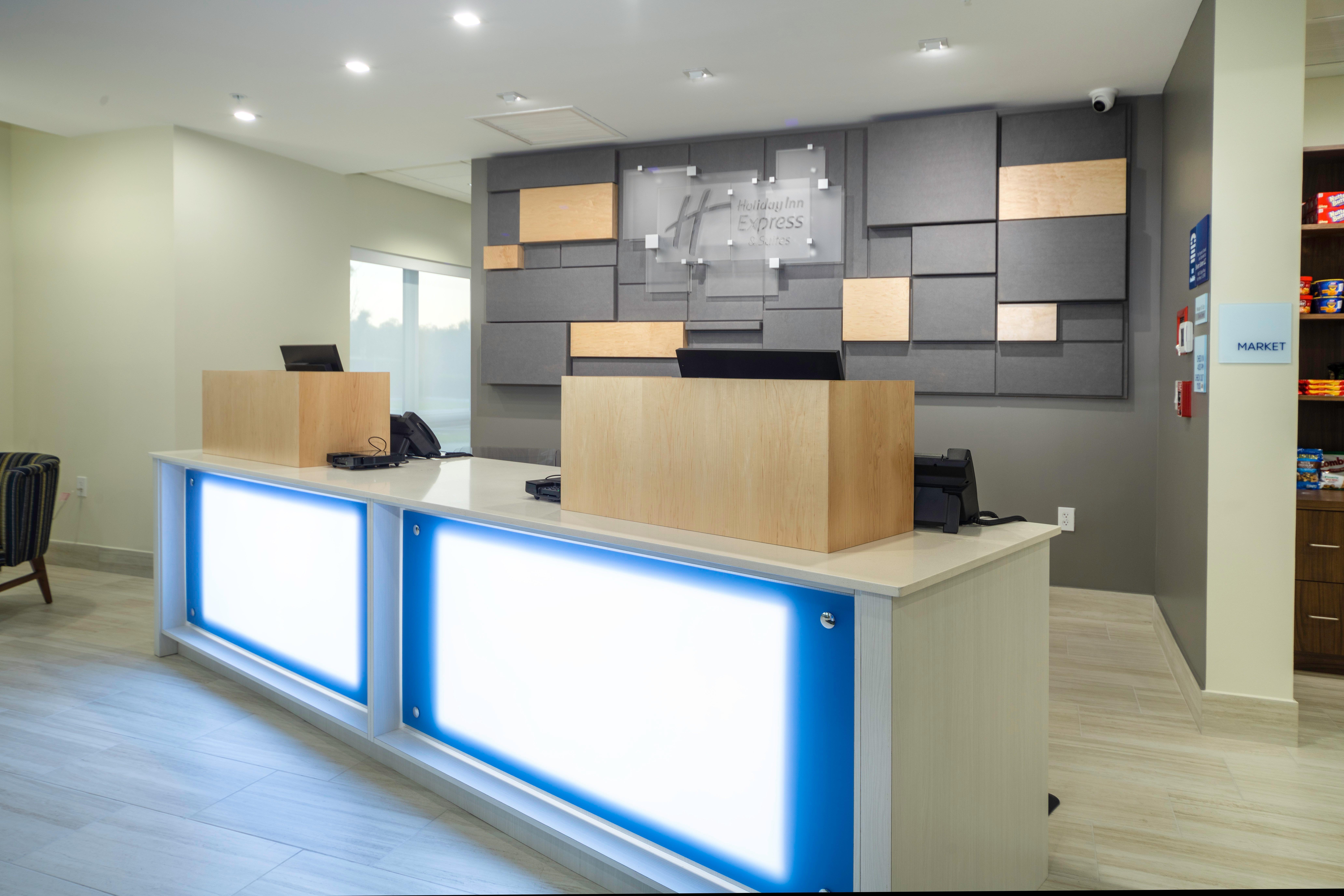 Holiday Inn Express & Suites - Fort Myers Airport By Ihg المظهر الخارجي الصورة